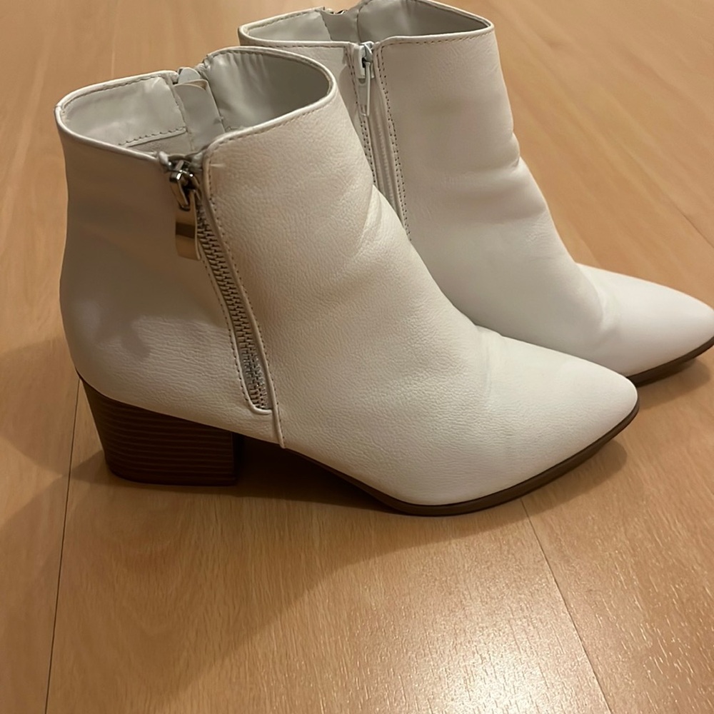 Lulus white booties